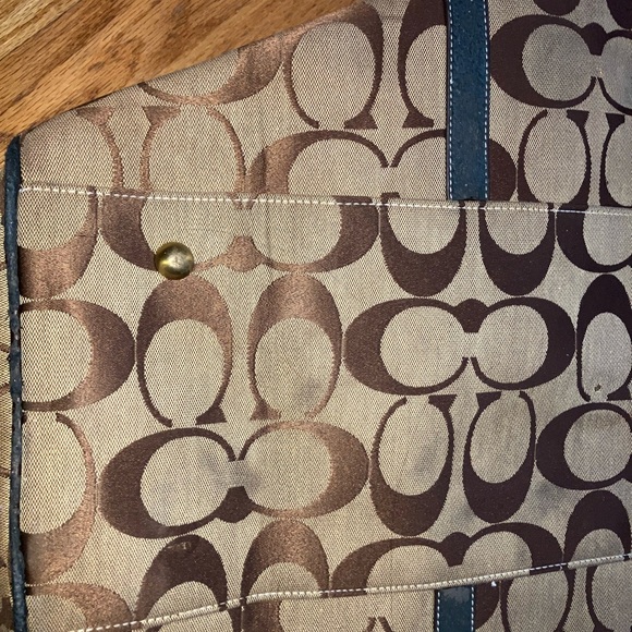 Signature Coach duffle bag - Picture 7 of 10